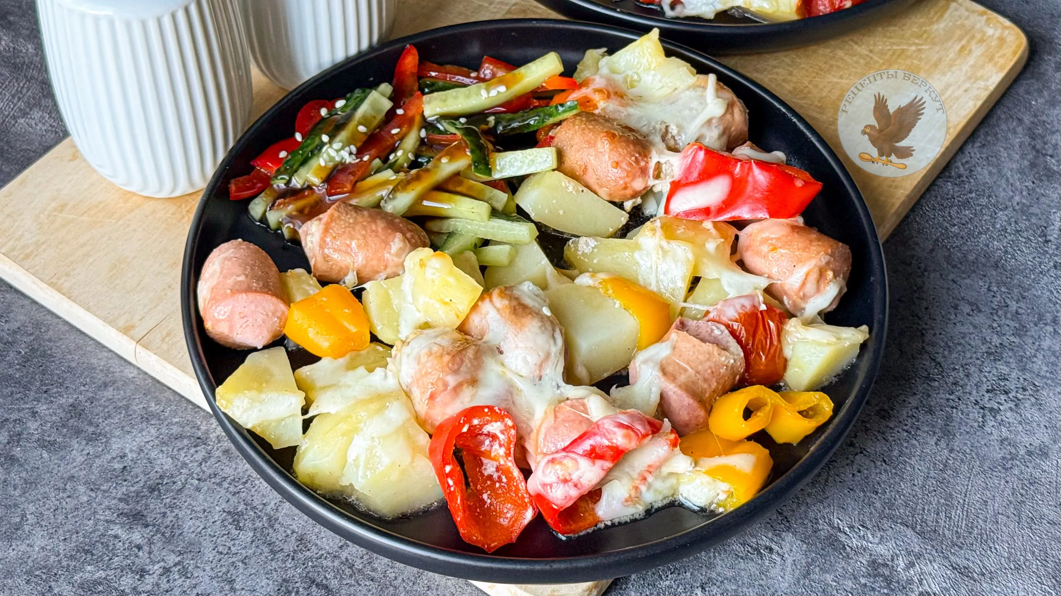 Картошка с сосисками в духовке с нежной сырной шапкой